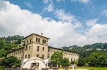 Elogio alla follia: viaggio teatrale nelle stanze del monastero di Astino