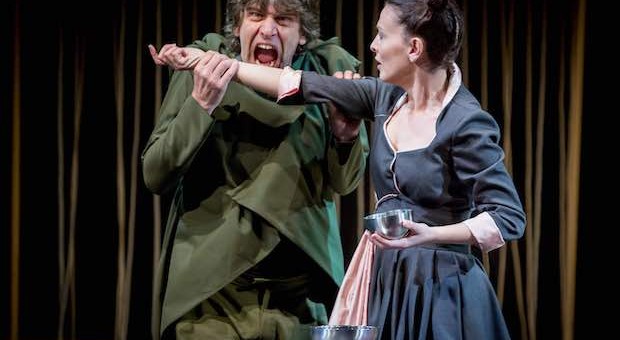 Teatro Prova con T-Rex. Gli amici non si mangiano