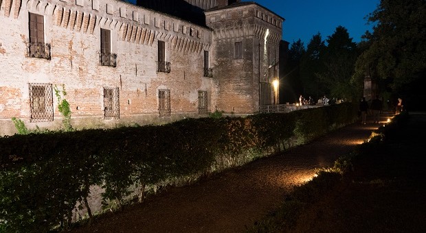 Visitare un castello di notte