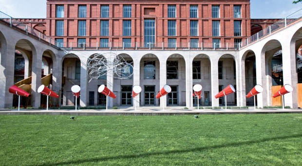 Dibattito pubblico: "Nuove rigenerazioni urbane. Milano fa i conti con l'abitare sostenibile"