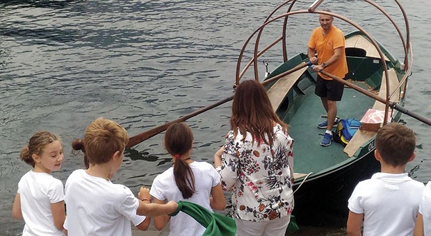 Le Lucie Manzoniane Sul lago dei Promessi Sposi con le Lucie Manzoniane