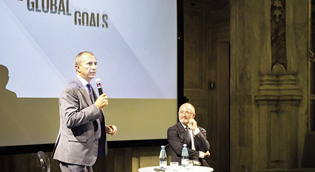 Da sinistra: Rettore Prof. Maurizio Tira, Professor Francesco Castelli