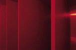 Lucio Fontana - Ambiente spaziale a luce rossa, 1967/2017 © Fondazione Lucio Fontana - Foto: Agostino Osio