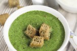 Salsa di spinaci su crostini fumanti