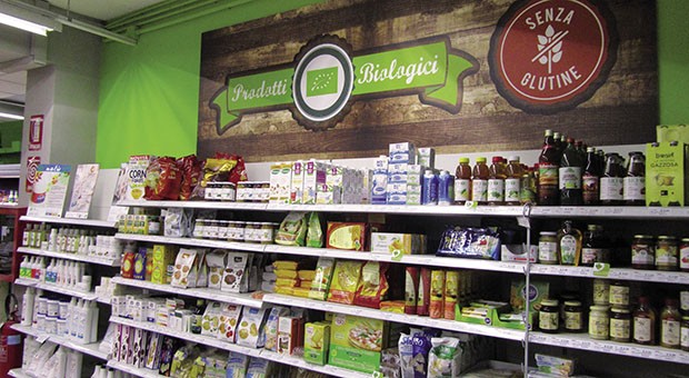 Supermercato con ampio spazio Bio