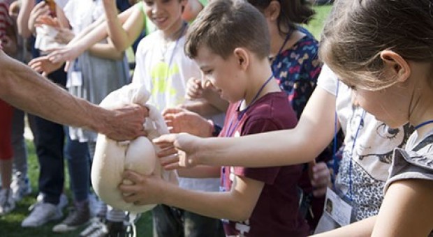 La scuola va in campagna con “Mangio locale e penso universale”