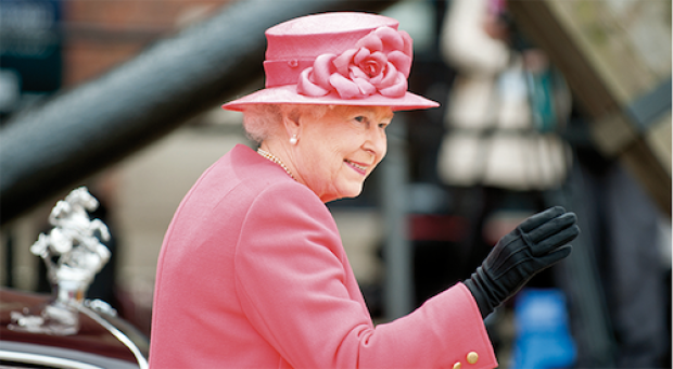 La Regina Elisabetta dice stop alle pellicce