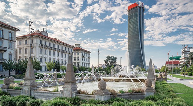 Milano: CityLife e Torre Hadid. Un grattacielo chiamato "lo Storto"